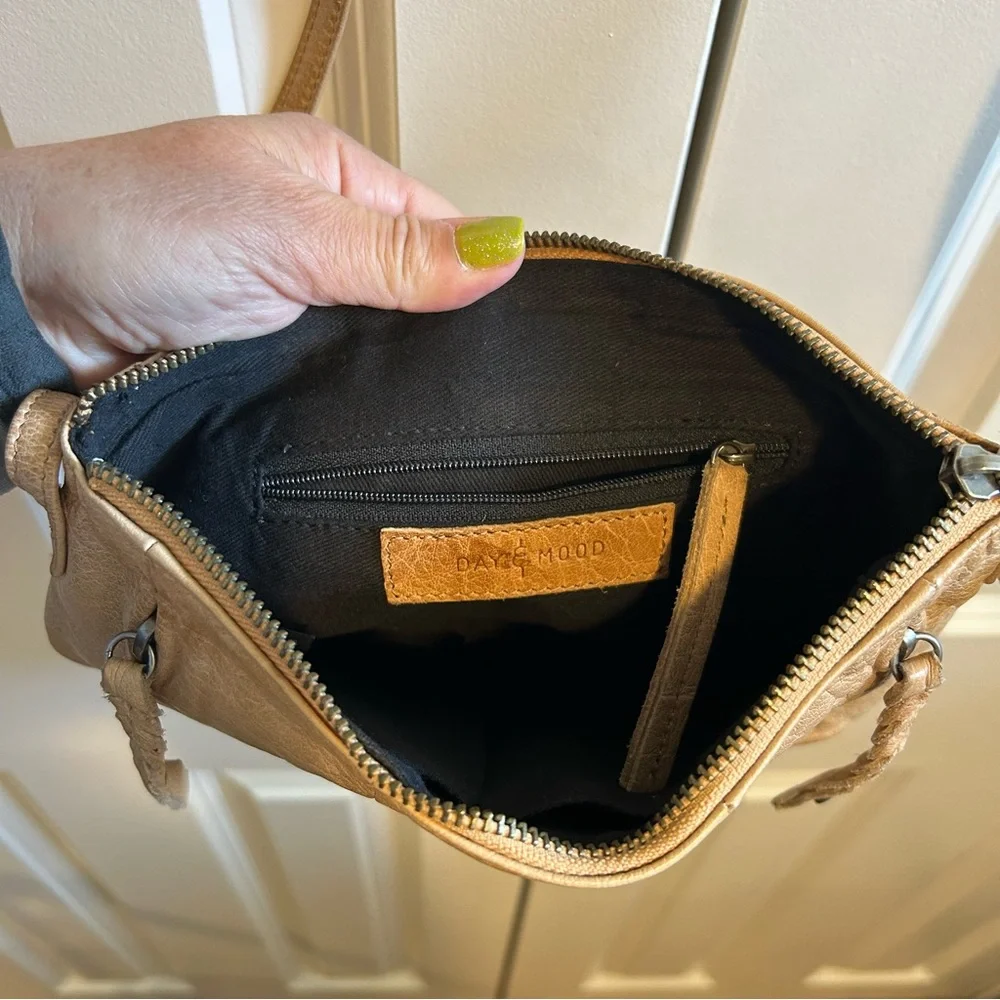 DAY & MOOD Leather Crossbody Bag - Tan - Picture 4 of 6